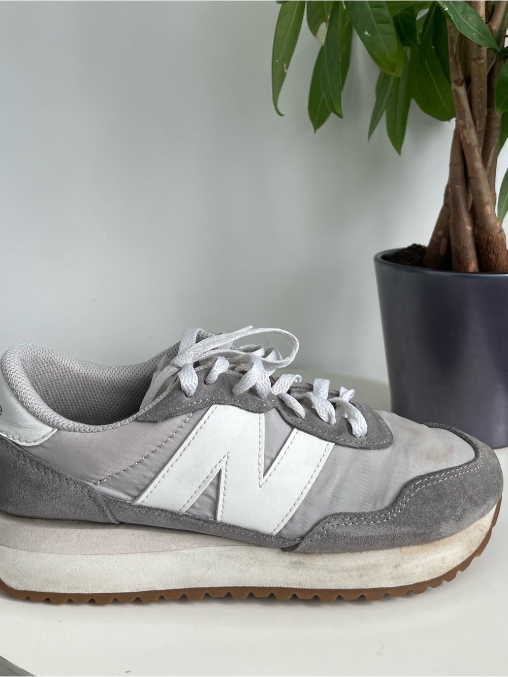 Women Size 7.5 New Balance 237
Marblehead Grey Shoes